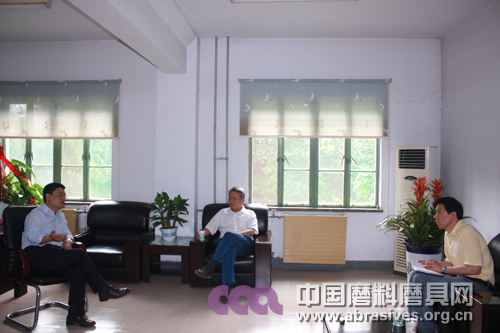 磨料磨具分會(huì)王永秘書長(zhǎng)一行到白鴿考察調(diào)研