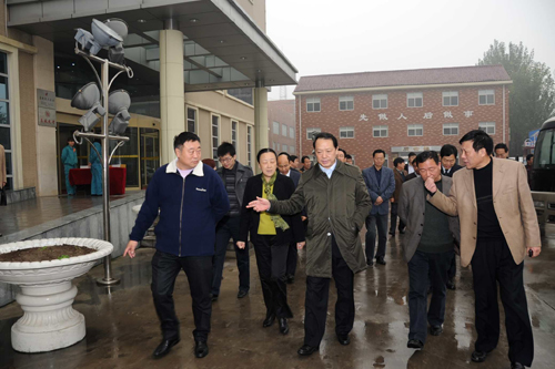 商丘市省人大代表團到易成公司參觀考察
