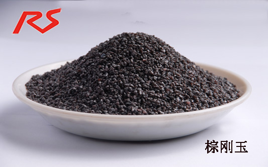 銳石棕剛玉巴馬克砂，傾倒?fàn)t巴馬克砂