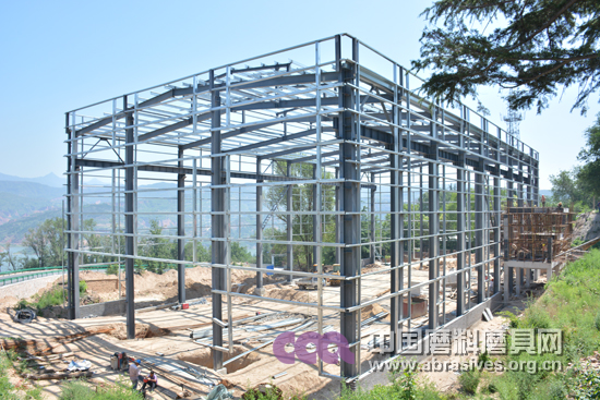 明珠電冶公司白剛玉項(xiàng)目建設(shè)緊鑼密鼓施工忙