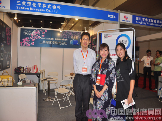 三磨展上掀“藍(lán)色風(fēng)暴”  中國(guó)磨料磨具網(wǎng)攜手磨企打造新媒體矩陣