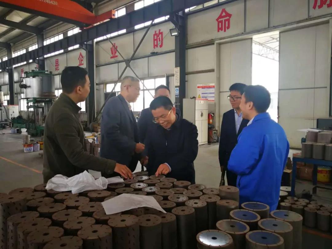 鄂州市政府政策研究室領(lǐng)導一行調(diào)研金剛石產(chǎn)業(yè)