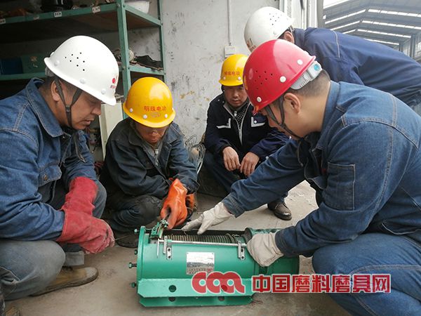 明珠電冶開(kāi)展內(nèi)部起重工特種設(shè)備知識(shí)培訓(xùn)