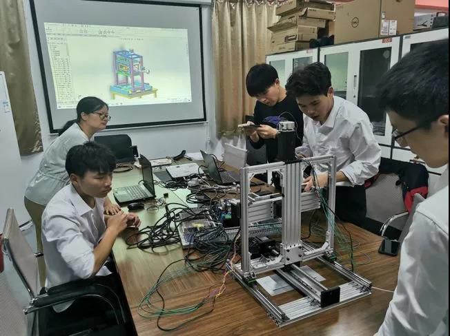 常州工業學院學生發明鑄件打磨機，被企業相中