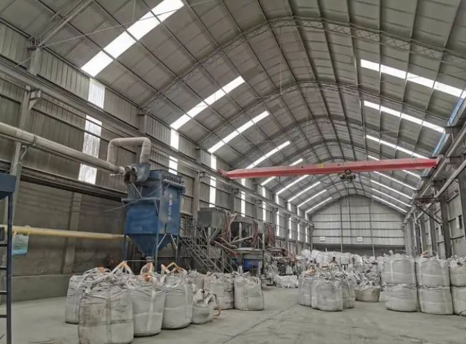 伊川鋒利：嚴峻挑戰(zhàn)下，把普通的棕剛玉做到不普通！
