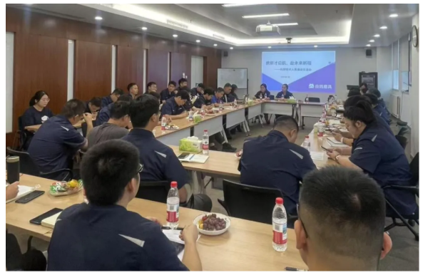 白鴿公司黨委召開科研技術人員座談交流會——深耕人才培養助推高質量發展